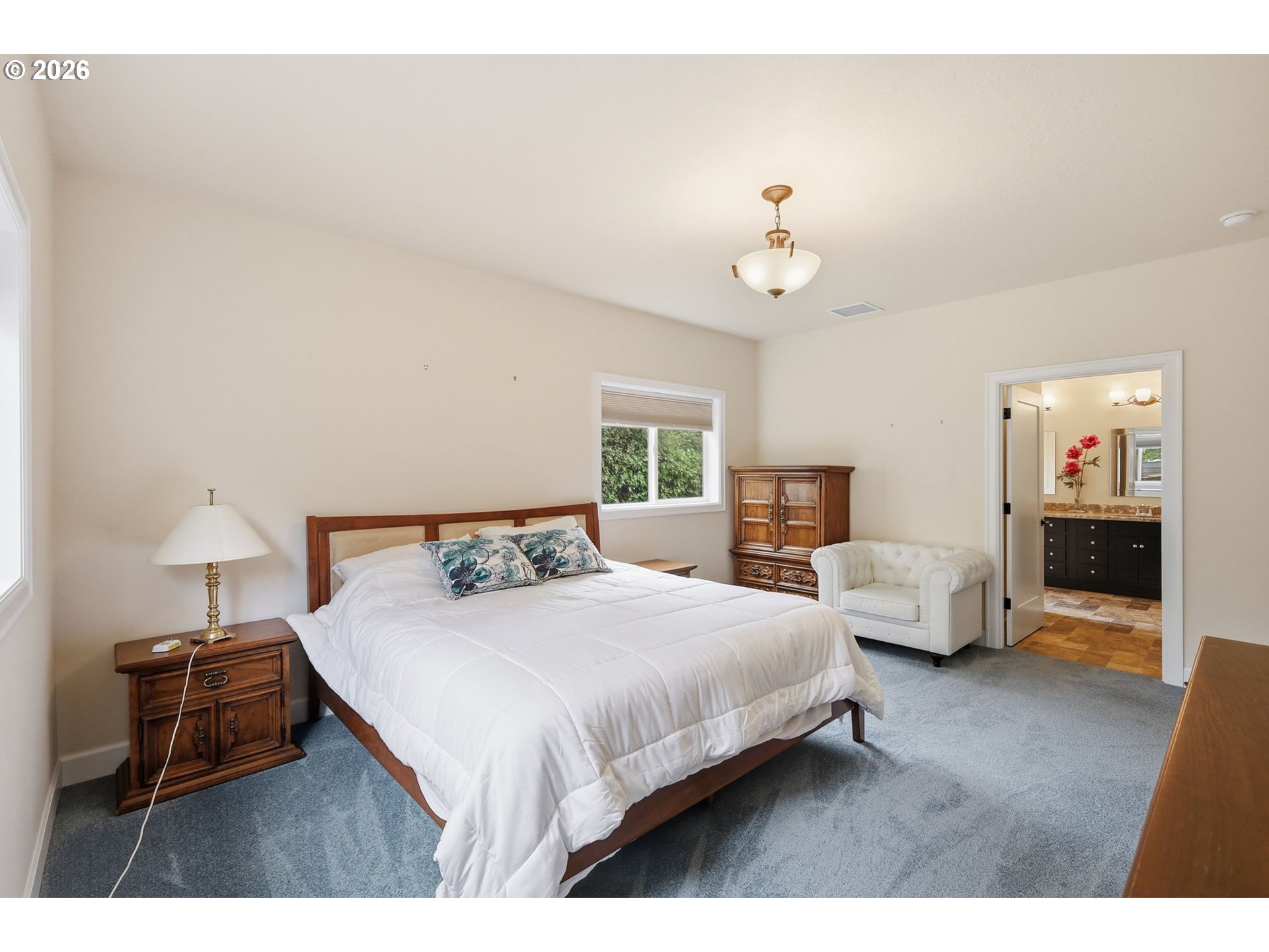 106 Hansen Lane Eugene, OR 97404 - Photo 19 of 47 Owner's Suite Bedroom