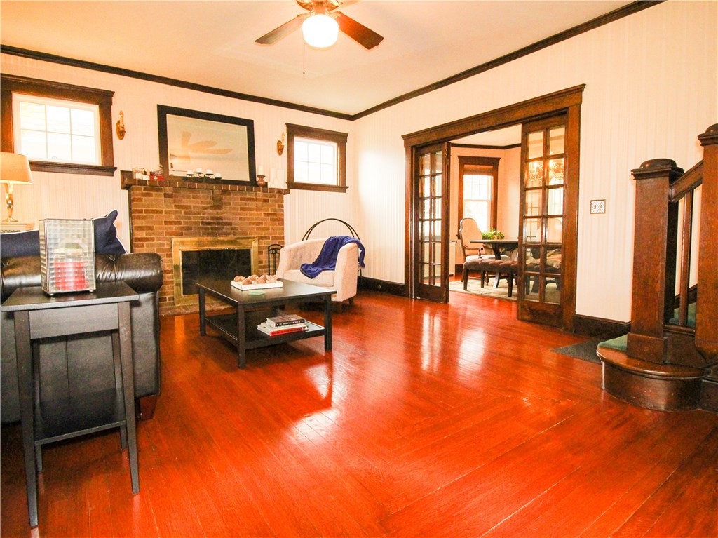 102 Woodland Road Woonsocket, RI 02895 - Photo 7 of 34 Living Room