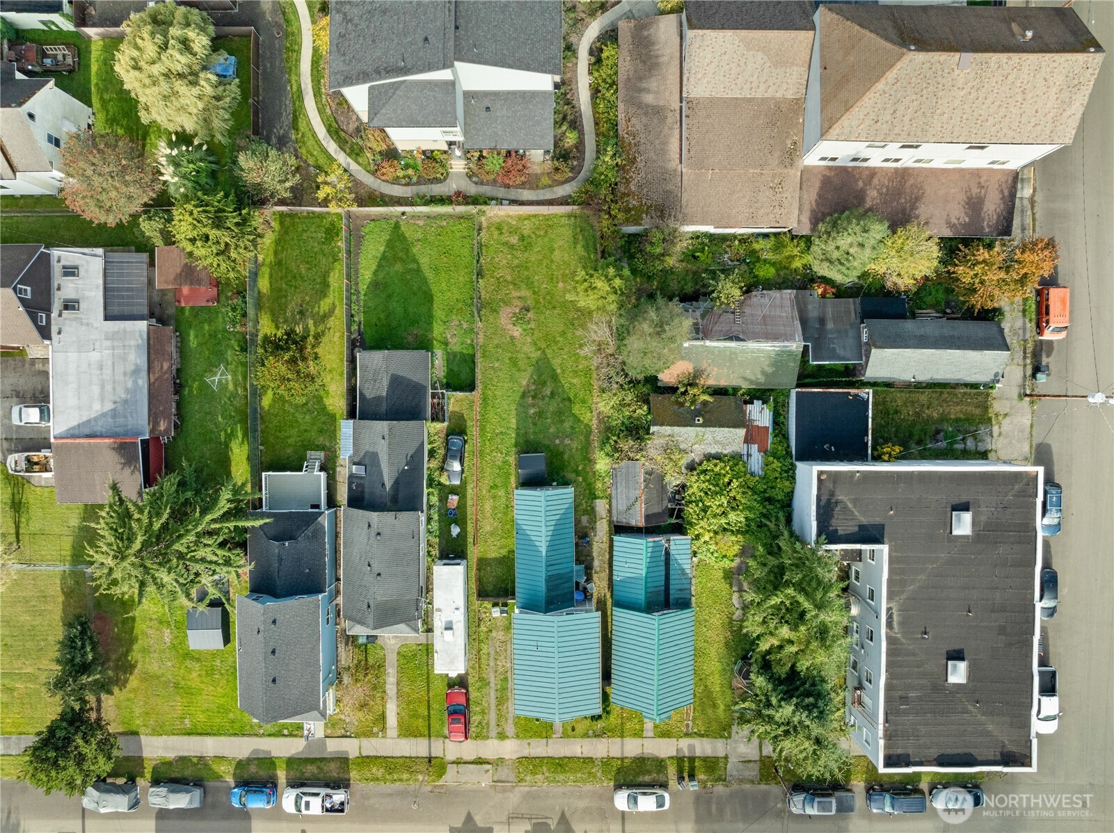410 11th Street Hoquiam, WA 98550 - Photo 7 of 14 an aerial view of multiple house