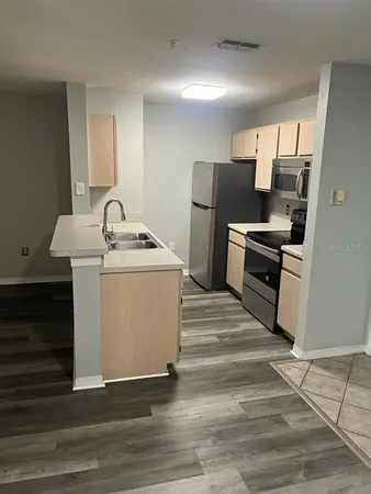 $1,400 | 5467 Vineland Road, Unit 6214, Orlando, FL 32811