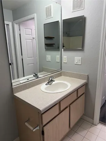 $1,400 | 5467 Vineland Road, Unit 6214, Orlando, FL 32811