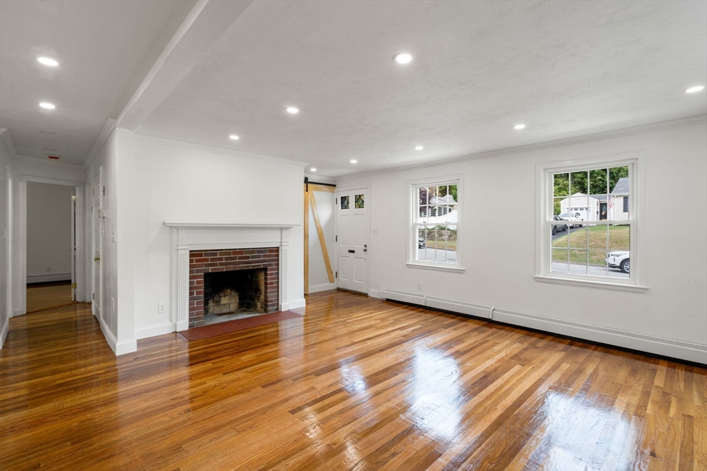 10 Stoneleigh Road Worcester, MA 01606 - Photo 13 of 34 Gallery Image 13