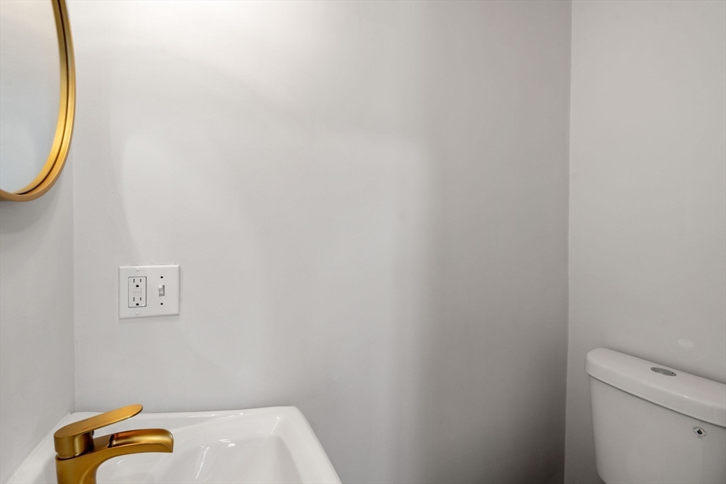 10 Stoneleigh Road Worcester, MA 01606 - Photo 19 of 34 Gallery Image 19