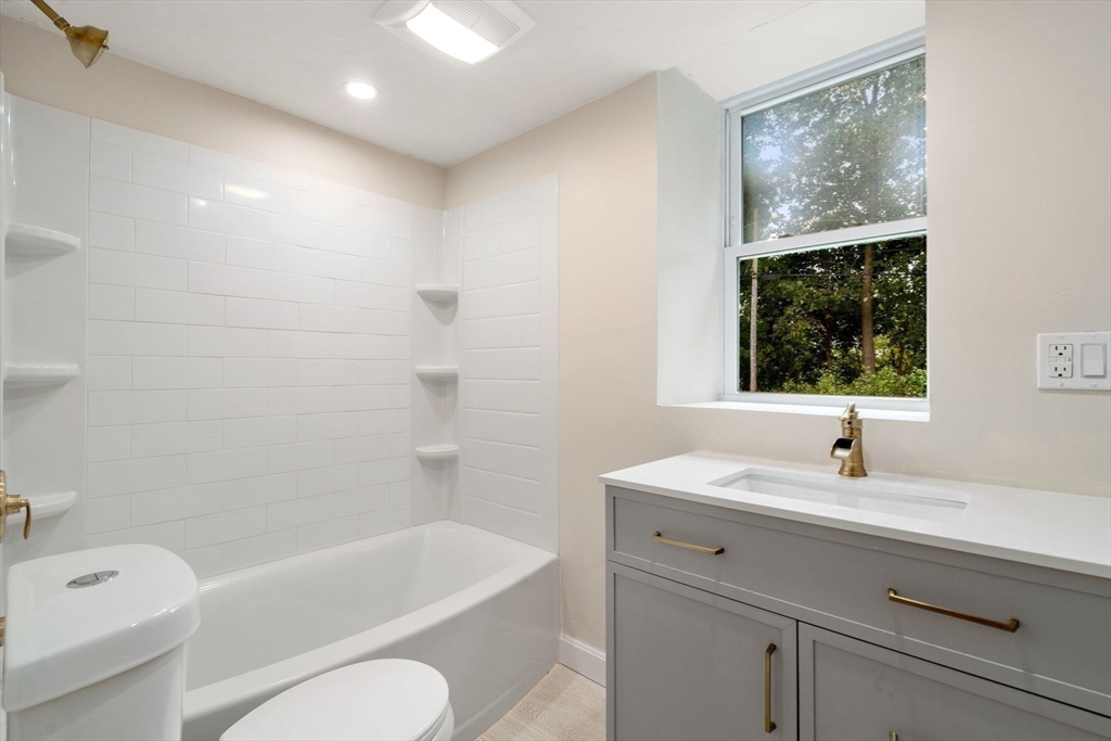 10 Stoneleigh Road Worcester, MA 01606 - Photo 22 of 34 Gallery Image 22