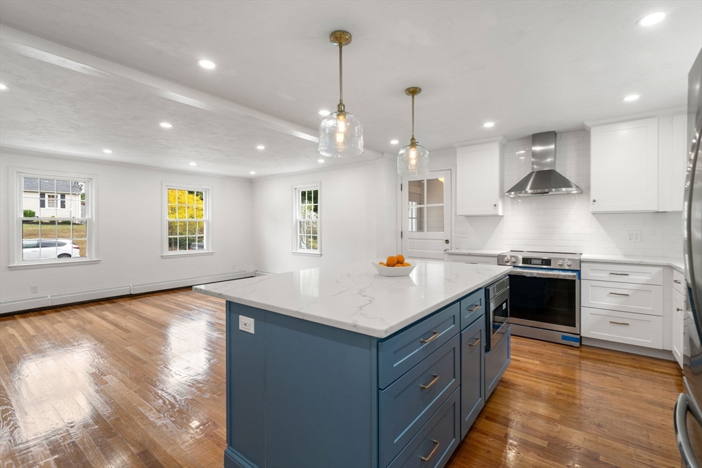 10 Stoneleigh Road Worcester, MA 01606 - Photo 3 of 34 Gallery Image 3