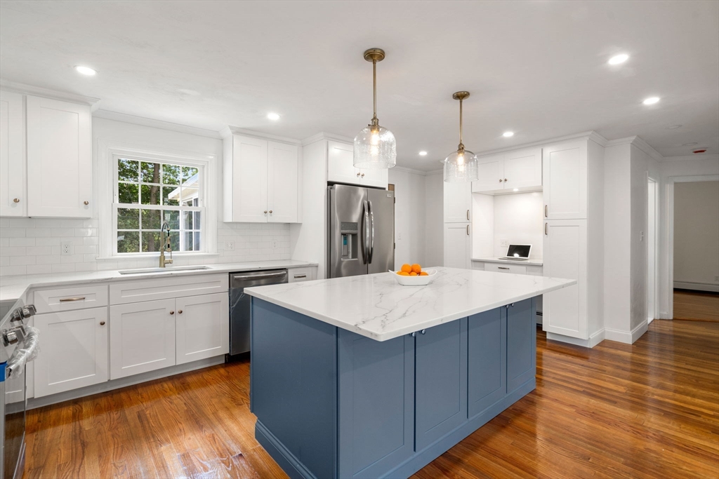 10 Stoneleigh Road Worcester, MA 01606 - Photo 4 of 34 Gallery Image 4