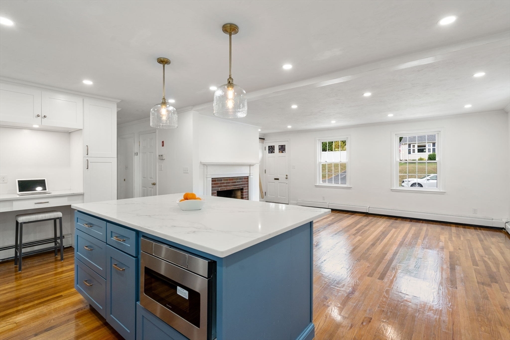 10 Stoneleigh Road Worcester, MA 01606 - Photo 6 of 34 Gallery Image 6
