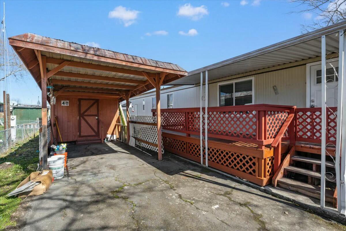 470 Old Highway 62, Unit 40 Eagle Point, OR 97524 - Photo 5 of 22 Carport