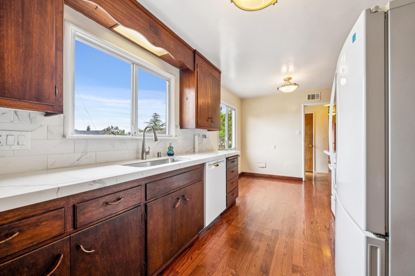 1637 Lake Chabot Road San Leandro, CA 94577 - Photo 10 of 46