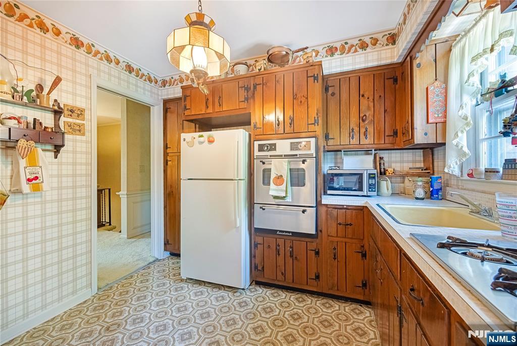 156 Cedar Avenue Hackensack, NJ 07601 - Photo 16 of 29