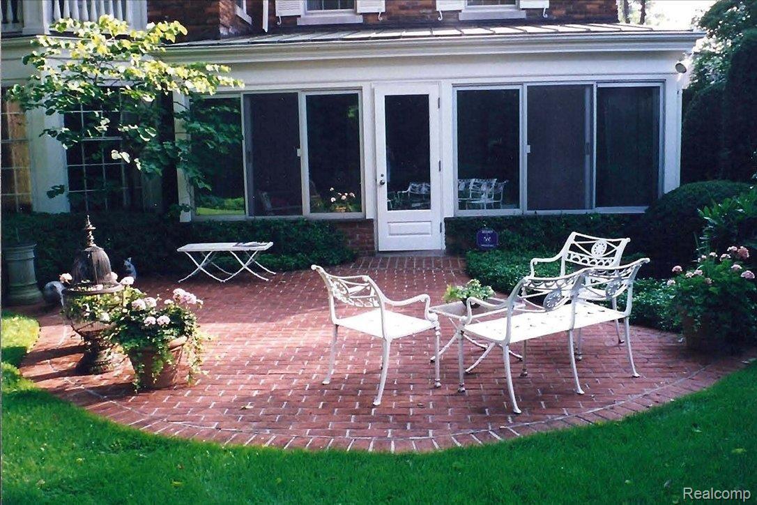 83 Vendome Road Grosse Pointe, MI 48236 - Photo 17 of 18 Patio