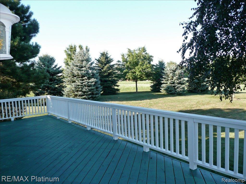 2755 Cedar Lake Road Howell, MI 48843 - Photo 16 of 24 Back Deck