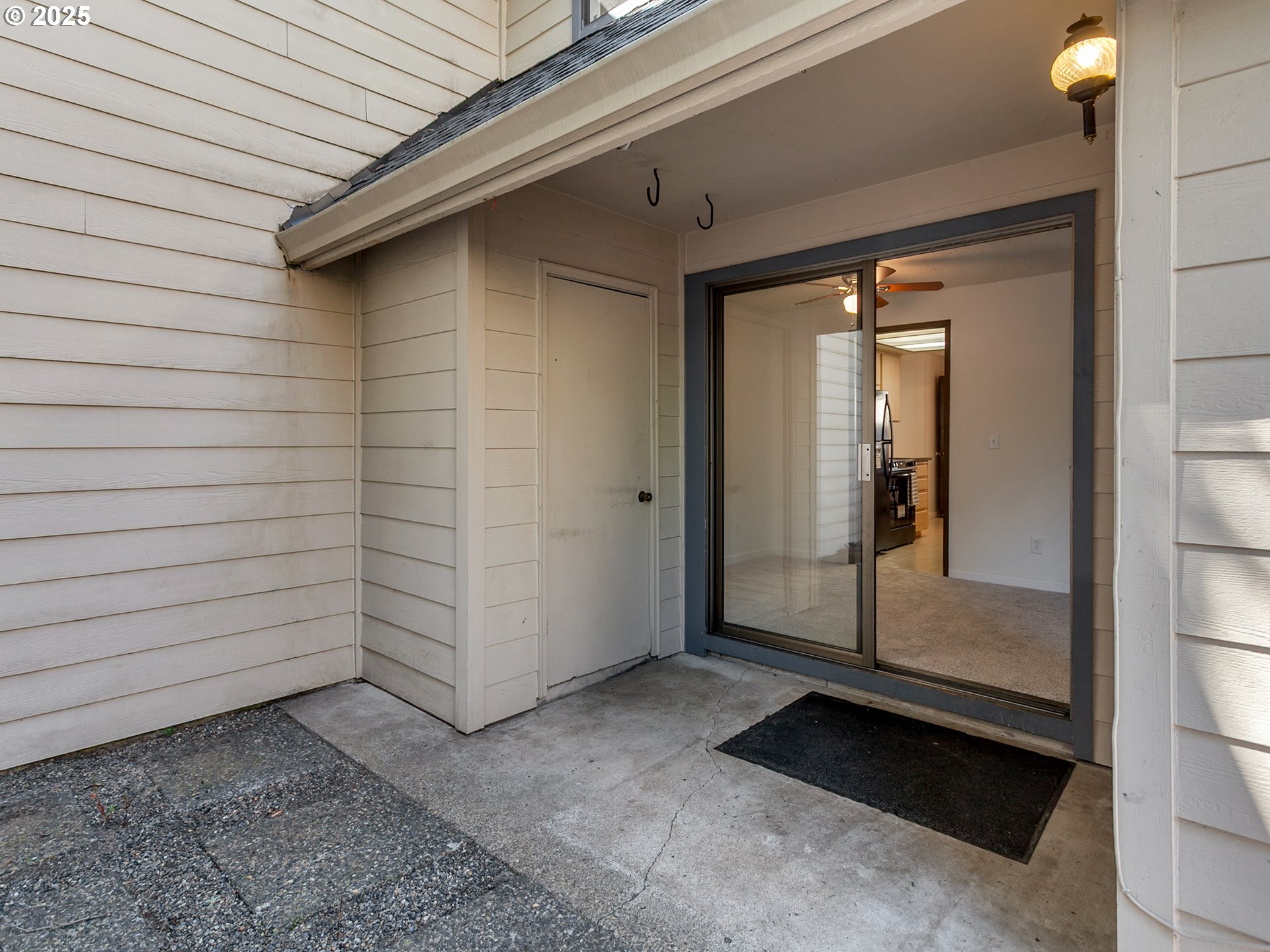 361 Northeast Village Squire Avenue, Unit 4 Gresham, OR 97030 - Photo 13 of 45