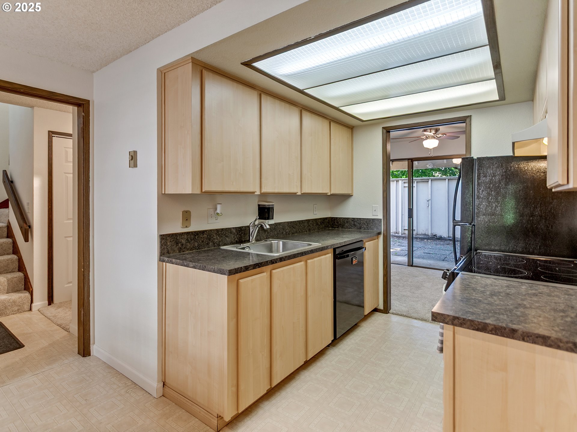 361 Northeast Village Squire Avenue, Unit 4 Gresham, OR 97030 - Photo 16 of 45 Patio