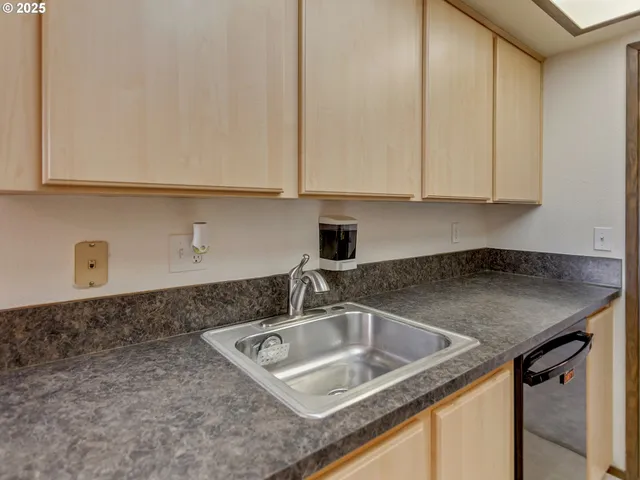 $330,000 | 361 Northeast Village Squire Avenue, Unit 4, Gresham, OR 97030