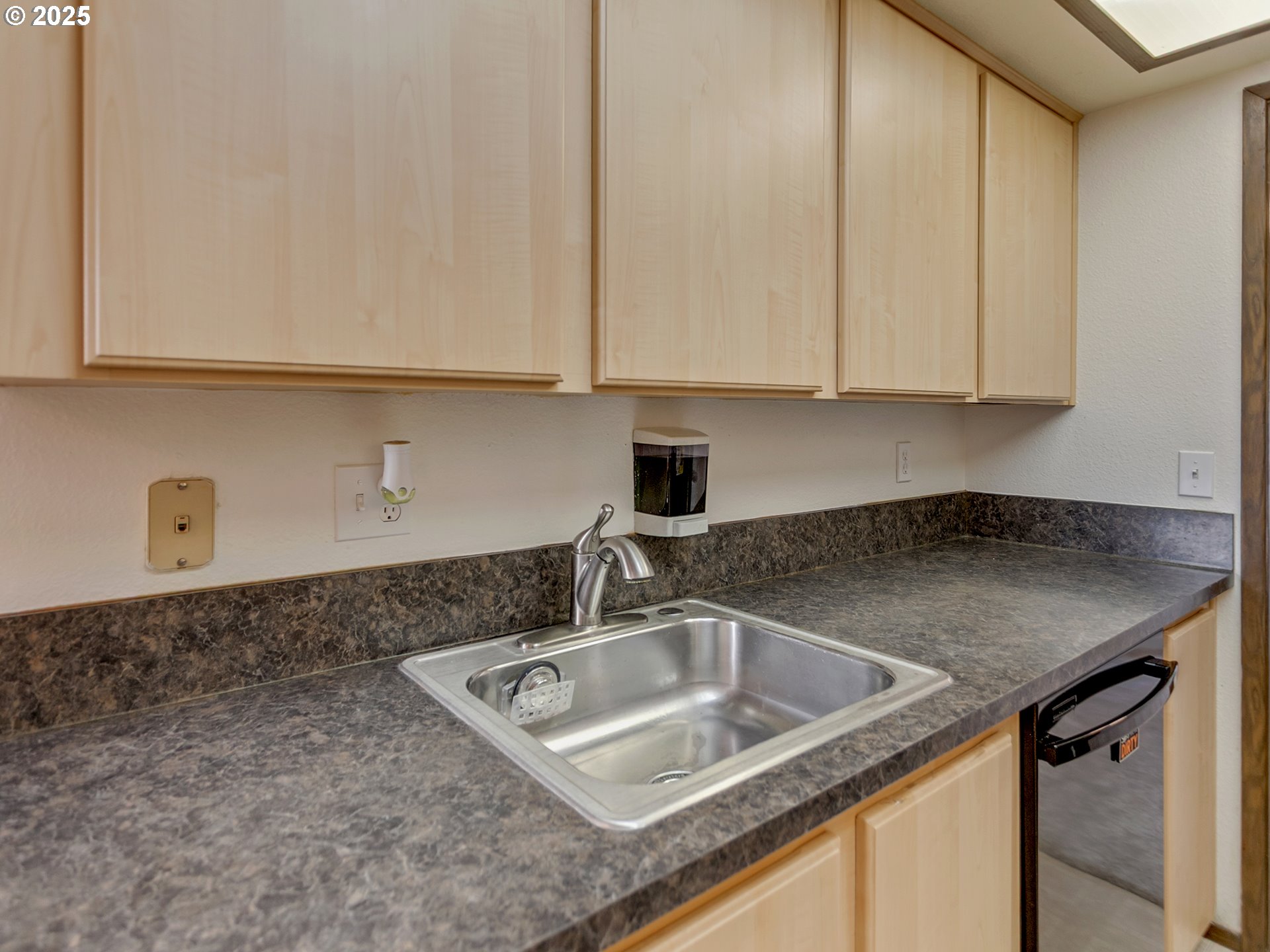 361 Northeast Village Squire Avenue, Unit 4 Gresham, OR 97030 - Photo 18 of 45