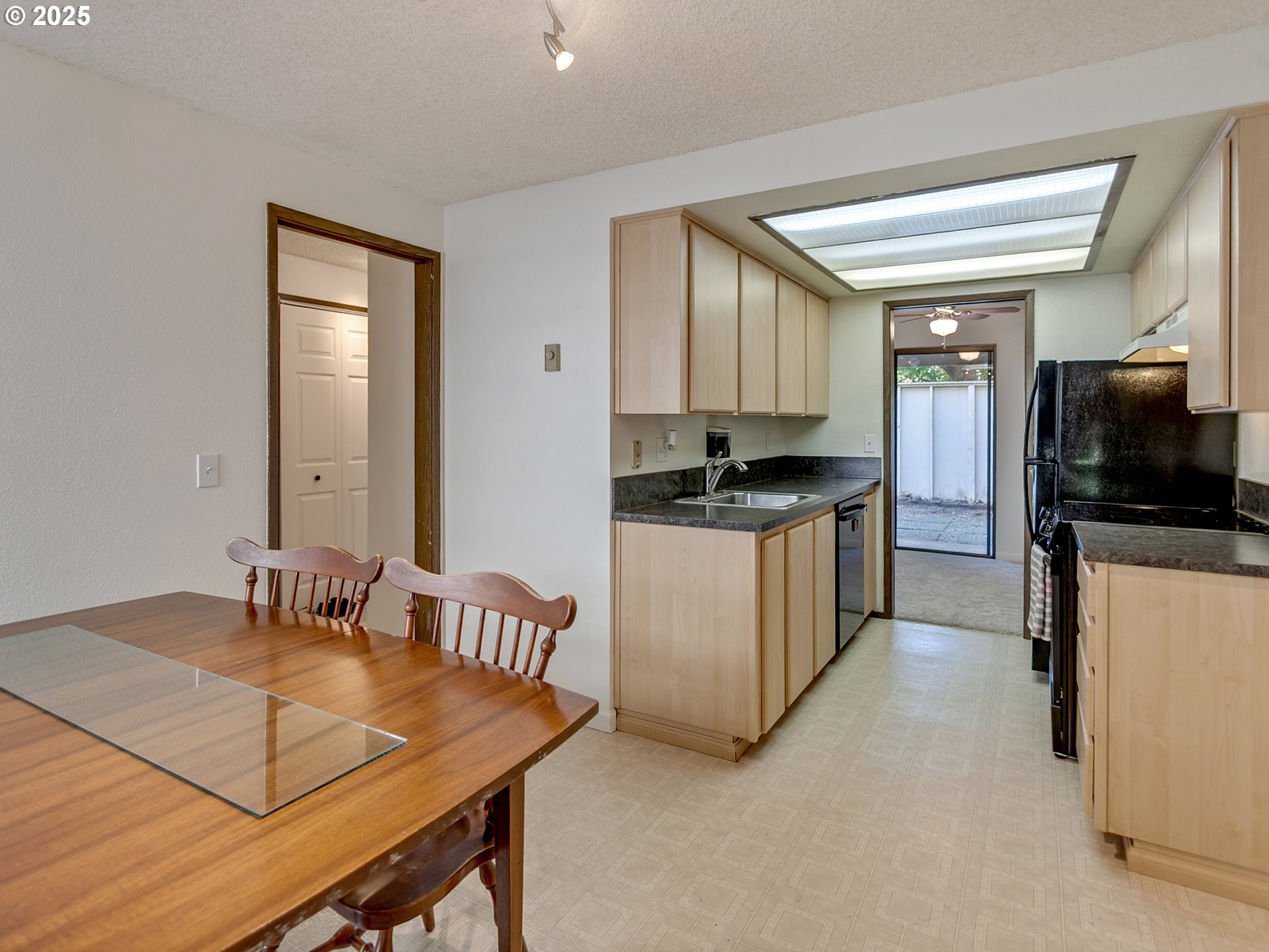 361 Northeast Village Squire Avenue, Unit 4 Gresham, OR 97030 - Photo 20 of 45