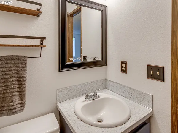 $320,000 | 361 Northeast Village Squire Avenue, Unit 4, Gresham, OR 97030