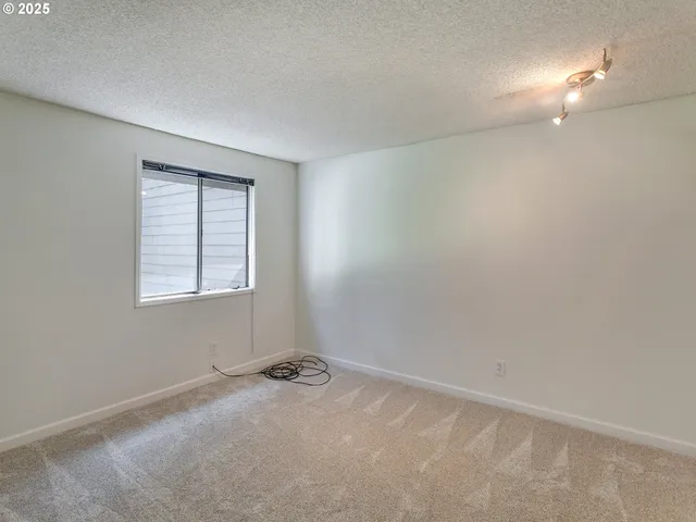 $330,000 | 361 Northeast Village Squire Avenue, Unit 4, Gresham, OR 97030