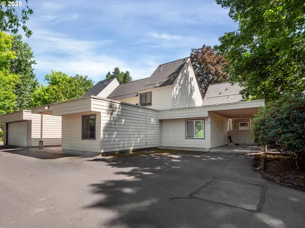 $320,000 | 361 Northeast Village Squire Avenue, Unit 4, Gresham, OR 97030