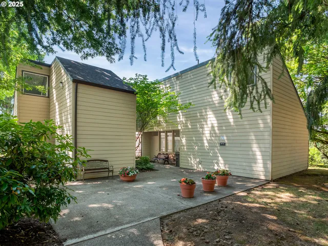 $330,000 | 361 Northeast Village Squire Avenue, Unit 4, Gresham, OR 97030