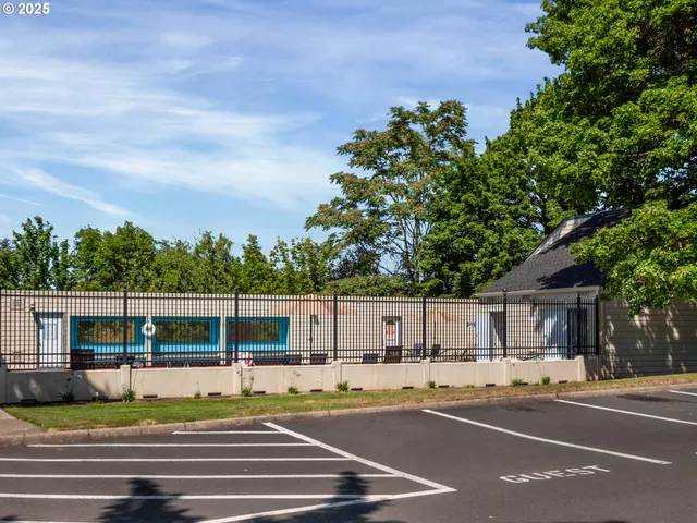 $330,000 | 361 Northeast Village Squire Avenue, Unit 4, Gresham, OR 97030