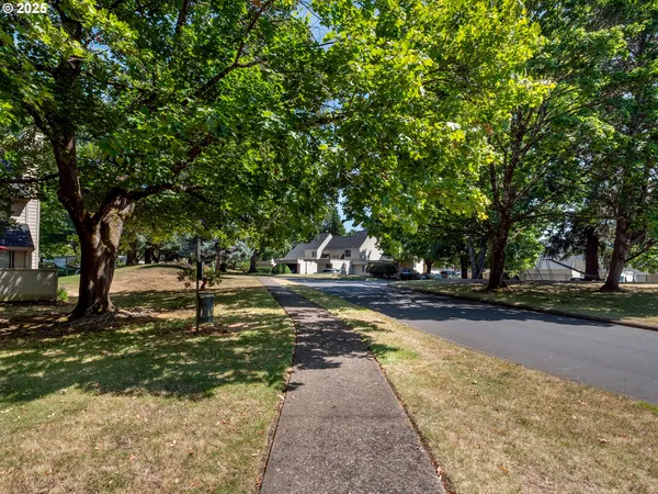 $320,000 | 361 Northeast Village Squire Avenue, Unit 4, Gresham, OR 97030