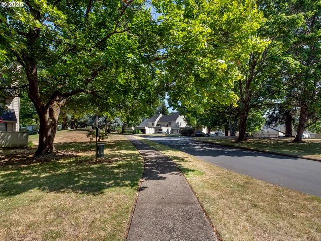 $330,000 | 361 Northeast Village Squire Avenue, Unit 4, Gresham, OR 97030