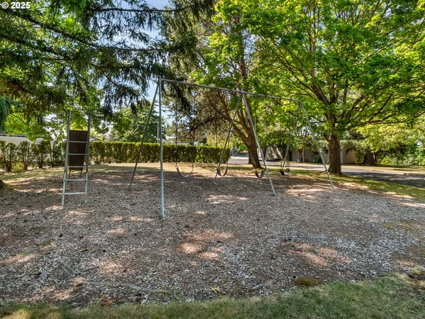 $320,000 | 361 Northeast Village Squire Avenue, Unit 4, Gresham, OR 97030