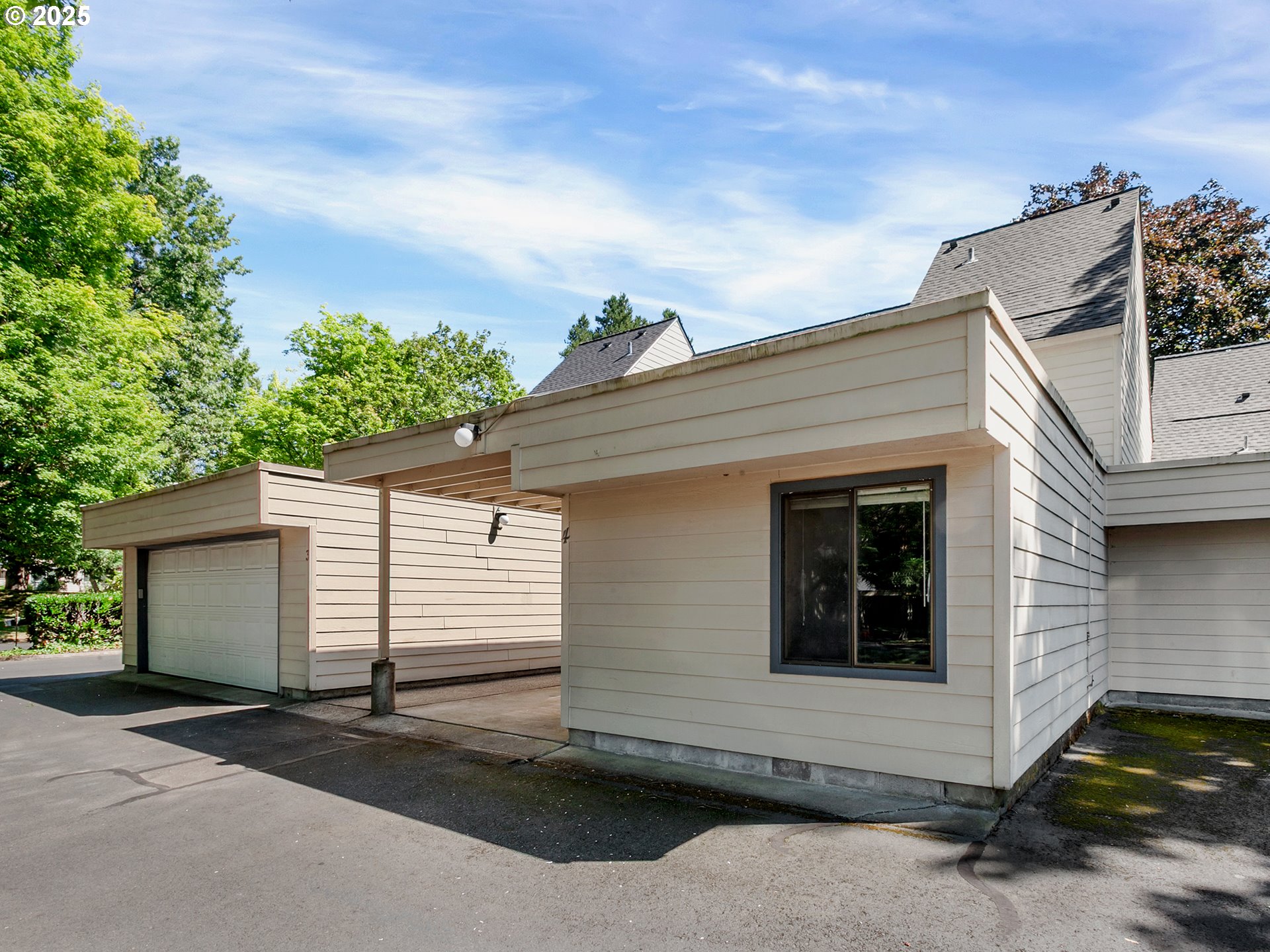 361 Northeast Village Squire Avenue, Unit 4 Gresham, OR 97030 - Photo 39 of 45 Community Pool