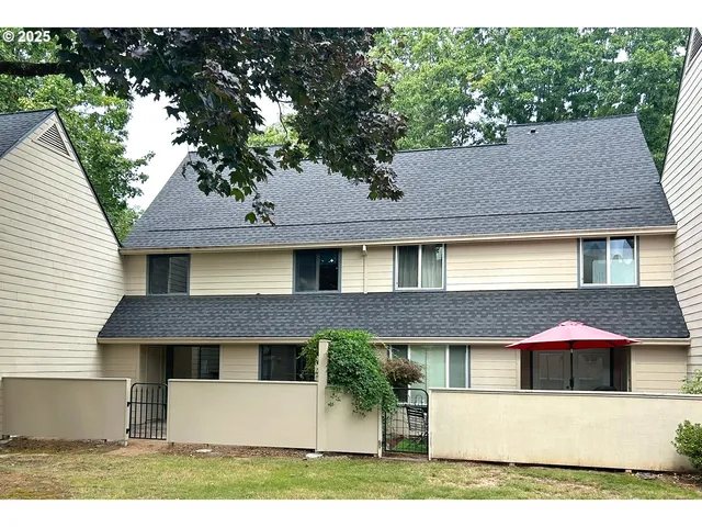 $330,000 | 361 Northeast Village Squire Avenue, Unit 4, Gresham, OR 97030