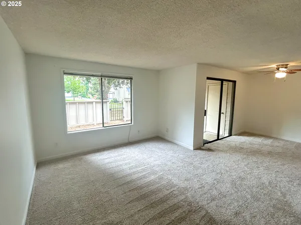 $320,000 | 361 Northeast Village Squire Avenue, Unit 4, Gresham, OR 97030