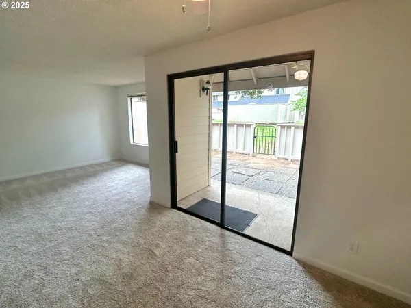 $320,000 | 361 Northeast Village Squire Avenue, Unit 4, Gresham, OR 97030