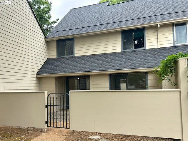 $330,000 | 361 Northeast Village Squire Avenue, Unit 4, Gresham, OR 97030