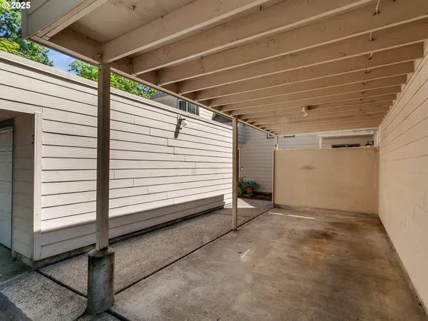 $320,000 | 361 Northeast Village Squire Avenue, Unit 4, Gresham, OR 97030