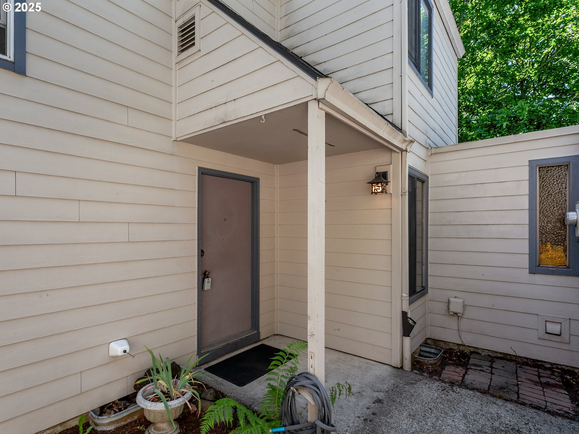 361 Northeast Village Squire Avenue, Unit 4 Gresham, OR 97030 - Photo 6 of 45