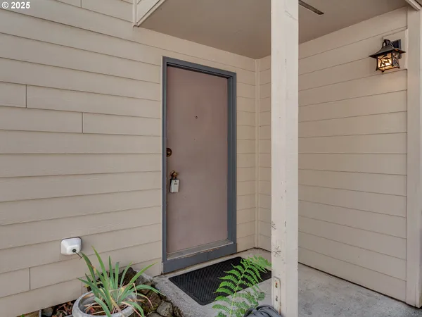 $320,000 | 361 Northeast Village Squire Avenue, Unit 4, Gresham, OR 97030