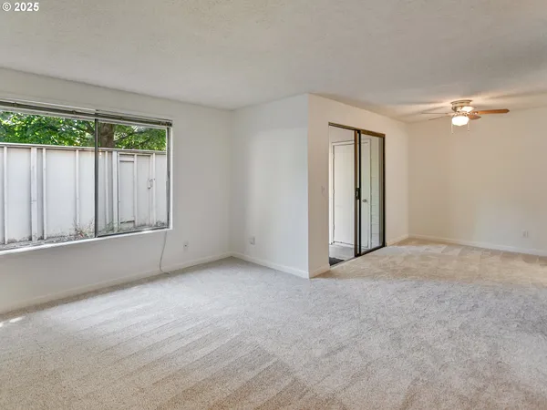 $320,000 | 361 Northeast Village Squire Avenue, Unit 4, Gresham, OR 97030