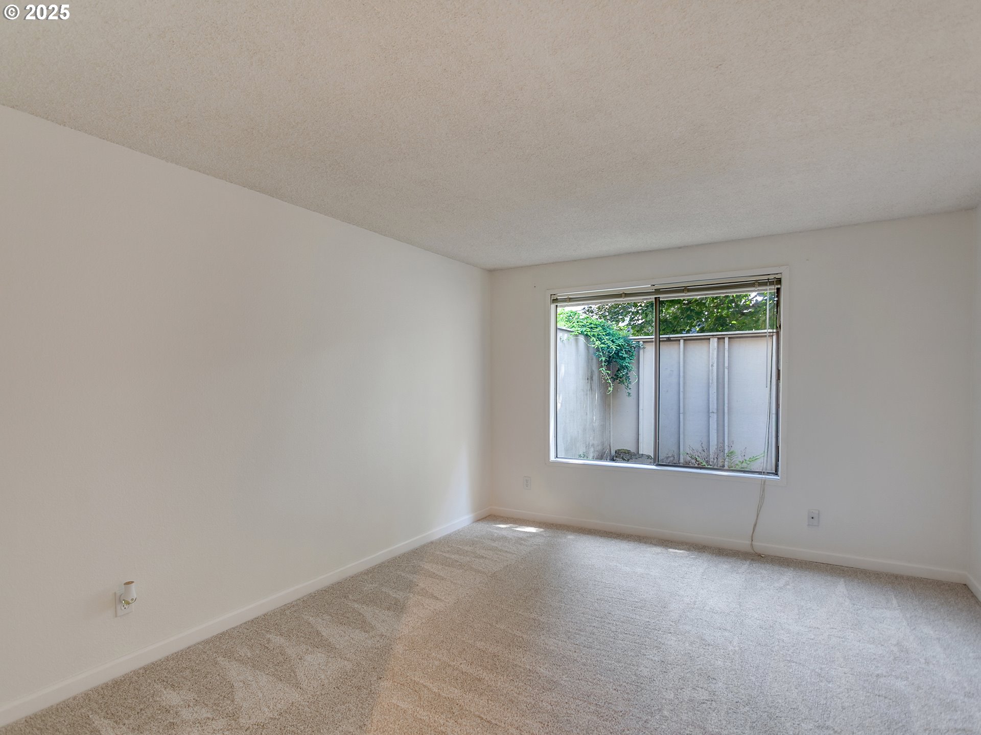 361 Northeast Village Squire Avenue, Unit 4 Gresham, OR 97030 - Photo 10 of 45