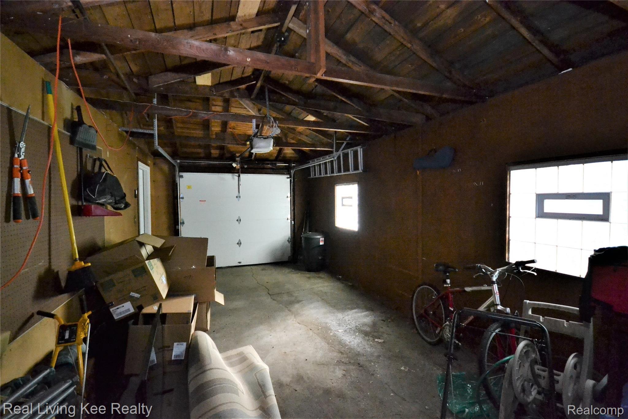1813 Derby Road Birmingham, MI 48009 - Photo 21 of 26 Garage