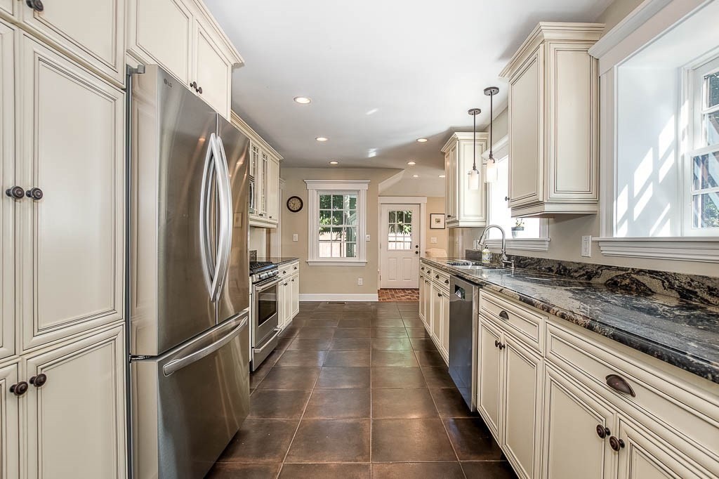 78 Woodleigh Road Dedham, MA 02026 - Photo 11 of 42 Gallery Image 11