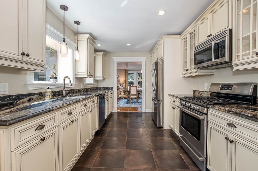 78 Woodleigh Road Dedham, MA 02026 - Photo 12 of 42 Gallery Image 12