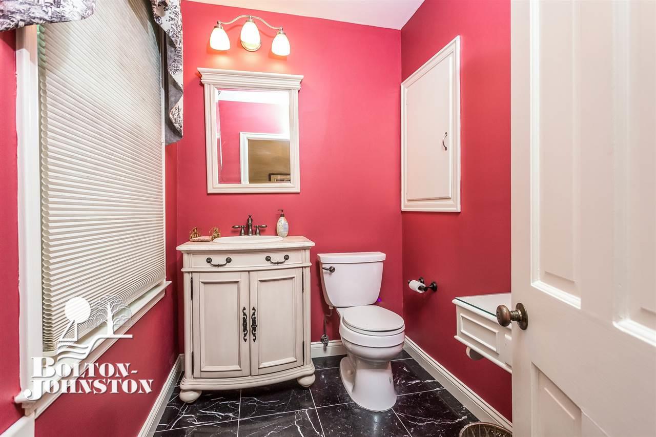 84 Merriweather Road Grosse Pointe, MI 48236 - Photo 25 of 57 31323022-24.JPG