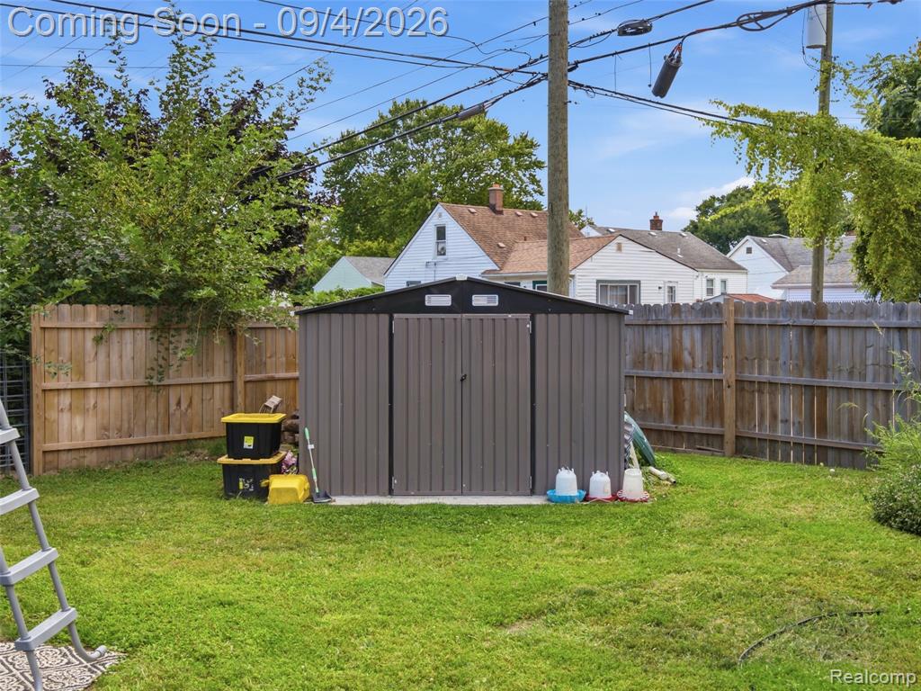 17830 Martin Road Roseville, MI 48066 - Photo 4 of 29 Gallery Image 4