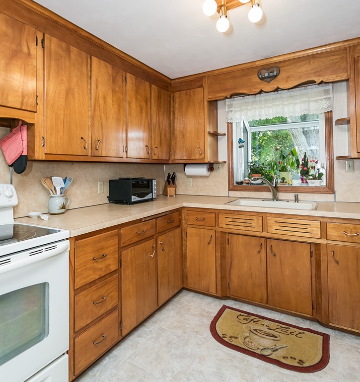 200 Harkness Avenue Springfield, MA 01118 - Photo 14 of 25 Gallery Image 14