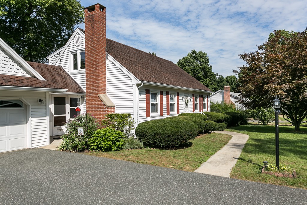 200 Harkness Avenue Springfield, MA 01118 - Photo 4 of 25 Gallery Image 4