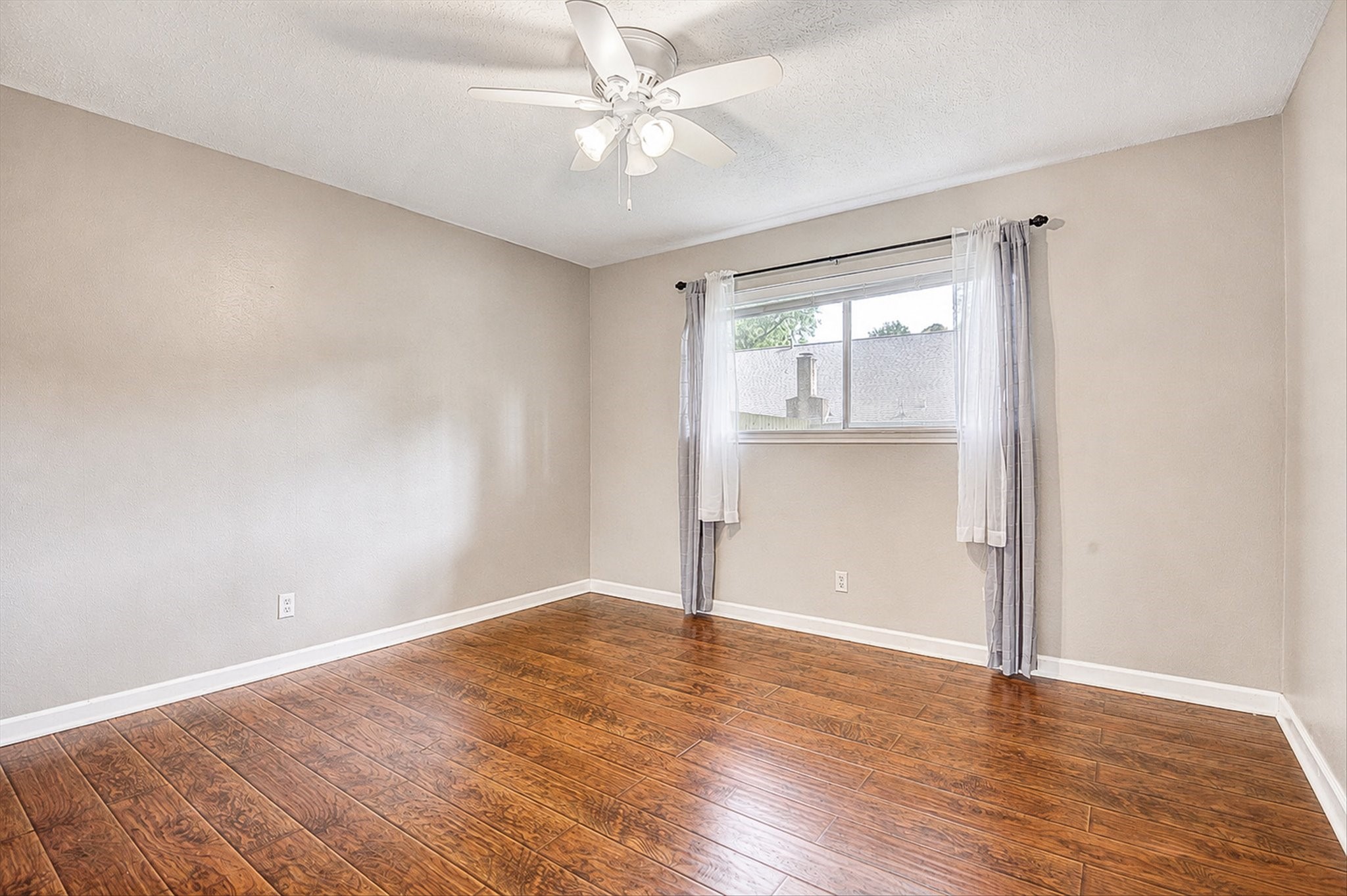 1907 Round Spring Drive Houston, TX 77339 - Photo 23 of 39 Gallery Image 23