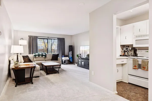 $119,900 | 4120 Parklawn Avenue, Unit 119, Edina, MN 55435