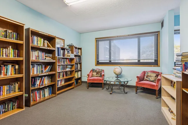 $124,900 | 4120 Parklawn Avenue, Unit 119, Edina, MN 55435