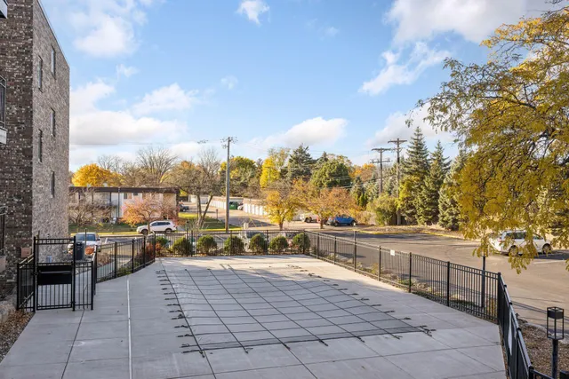 $124,900 | 4120 Parklawn Avenue, Unit 119, Edina, MN 55435